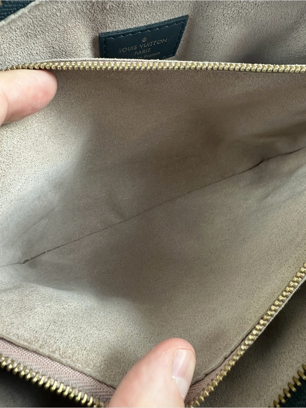 LOUIS VUITTON COUSSIN PM Crossbody/Shoulder bag - Picture 14 of 17